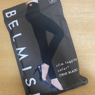 ベルミス　スリムレギンス　カラープラスをご紹介🎵

私はtrue blackというお色を購入しました！


とにかく着圧がすごいので、足がスリムに見えます😊

むくみを気にせずに、1日過ごすことができま
