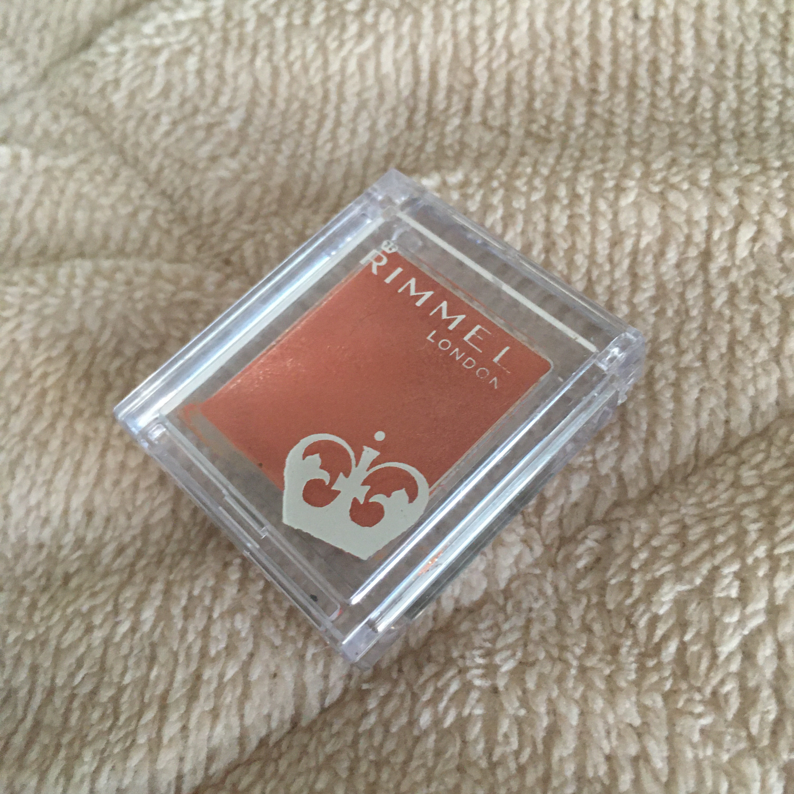 プリズム パウダーアイカラー/リンメル ロンドン/単色アイシャドウを使ったクチコミ（1枚目）