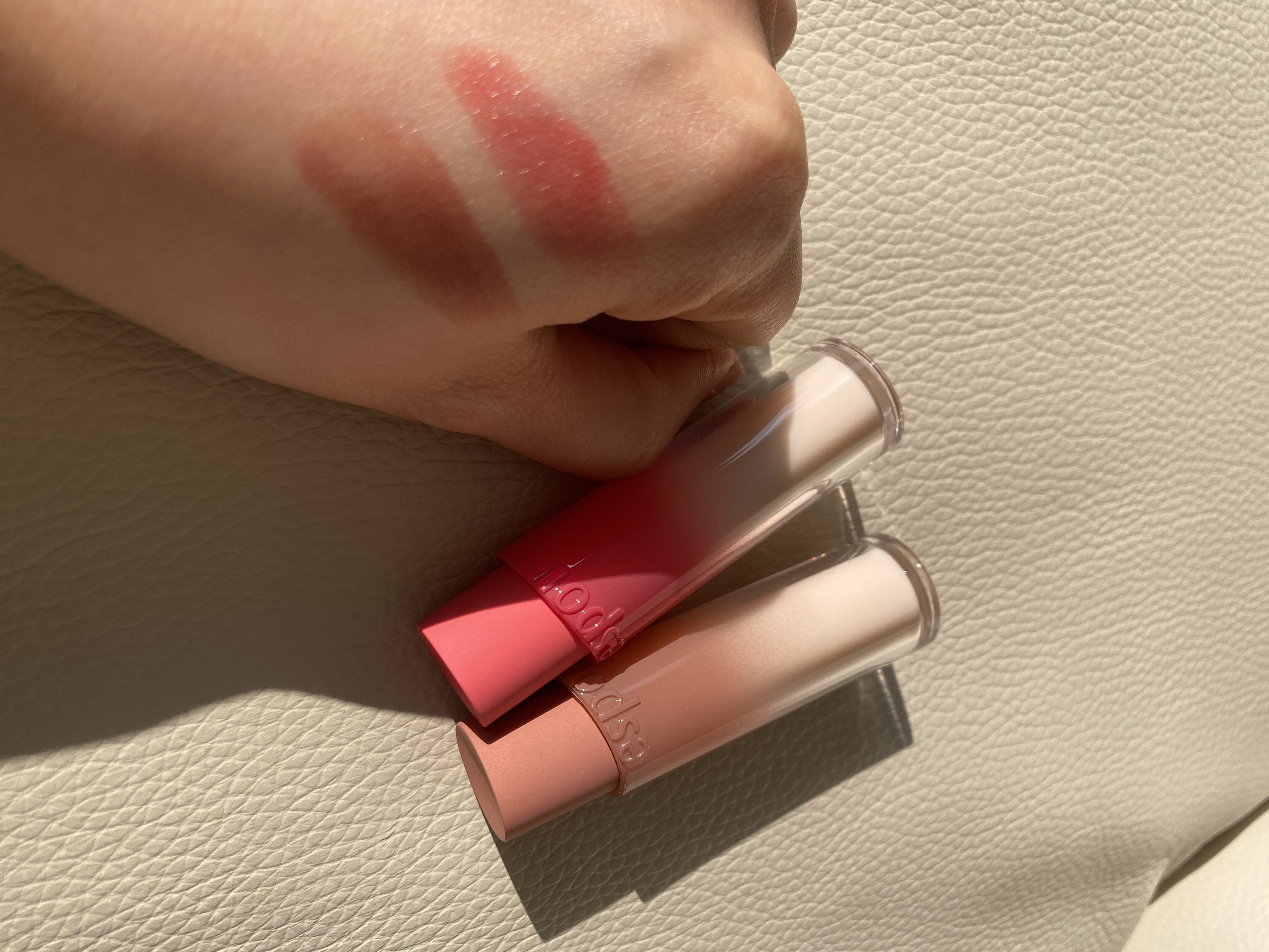 ノーウェアリップスティック バーミンググロー/espoir/口紅を使ったクチコミ（2枚目）