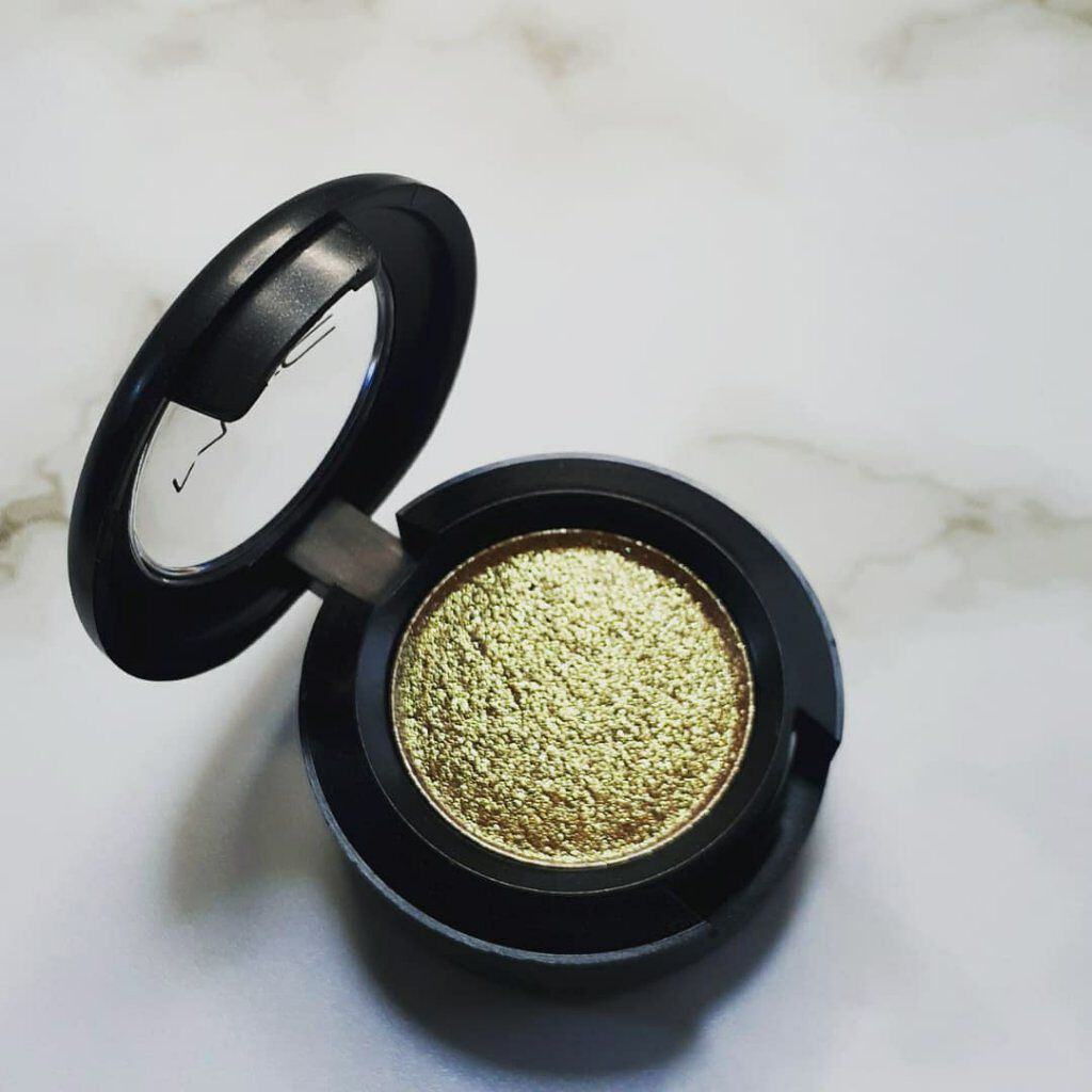 ダズルシャドウ/M・A・C/単色アイシャドウを使ったクチコミ（2枚目）