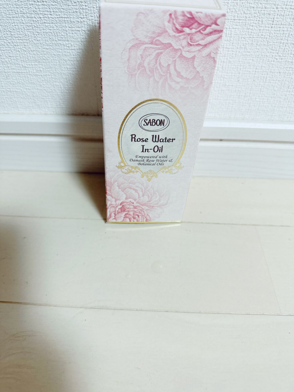 SABON ローズウォーターインオイルのクチコミ「SABON  ローズシリーズ

・ローズウォーターインオイル
ミスト状で2層になっている化粧水.....」（1枚目）