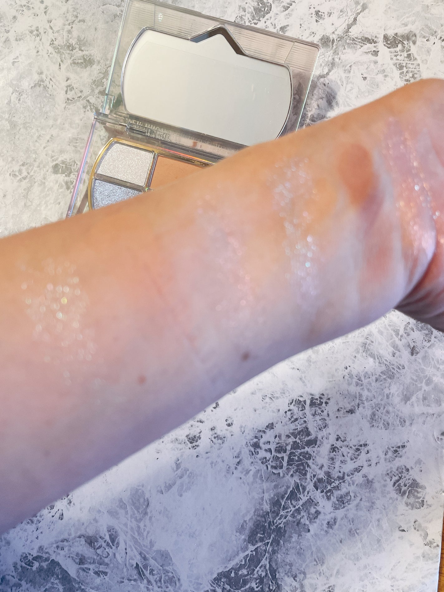 レトロマグネティック アイシャドウパレット/FlowerKnows/アイシャドウパレットを使ったクチコミ(4枚目)