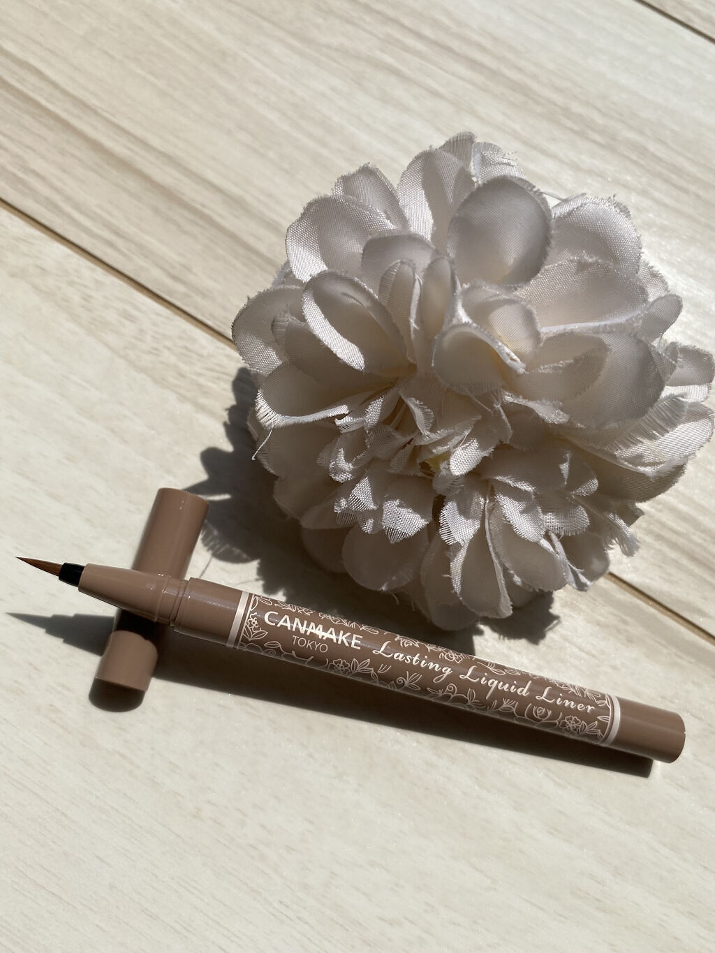 ラスティングリキッドライナー 05 グレージュ/キャンメイク/リキッドアイライナーを使ったクチコミ（2枚目）