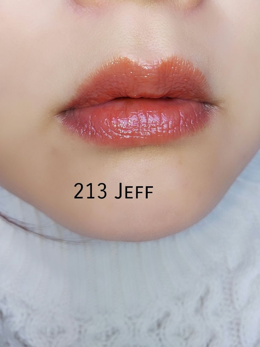 ボンディンググロウリップスティック｜Lakaの口コミ - 写真暗くて