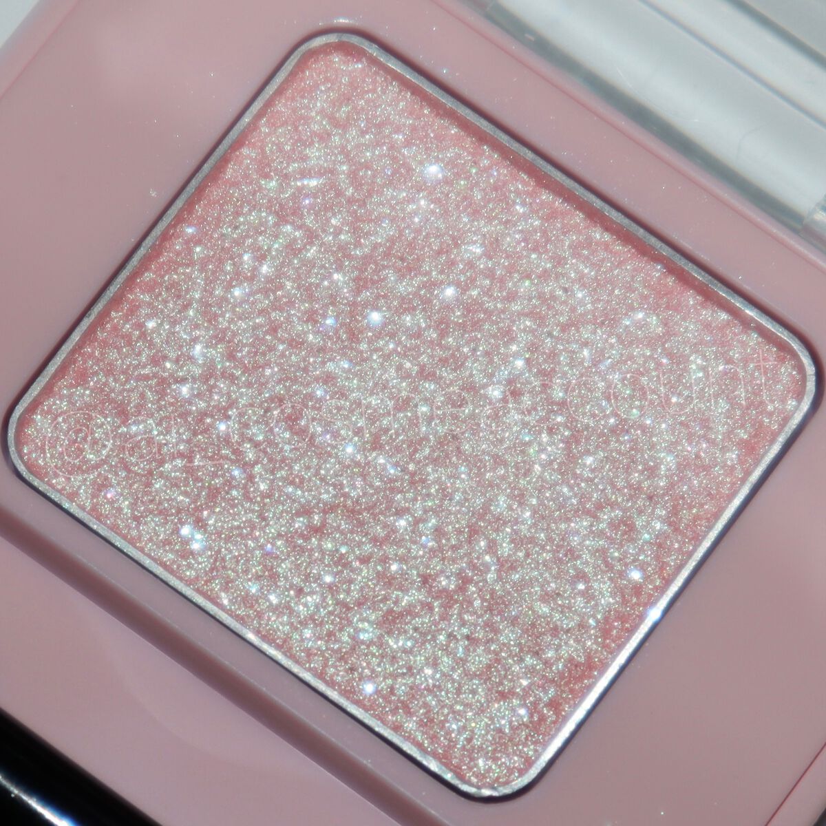 フーミー シングルアイシャドウ ローズタンドル/WHOMEE/単色アイシャドウを使ったクチコミ（2枚目）