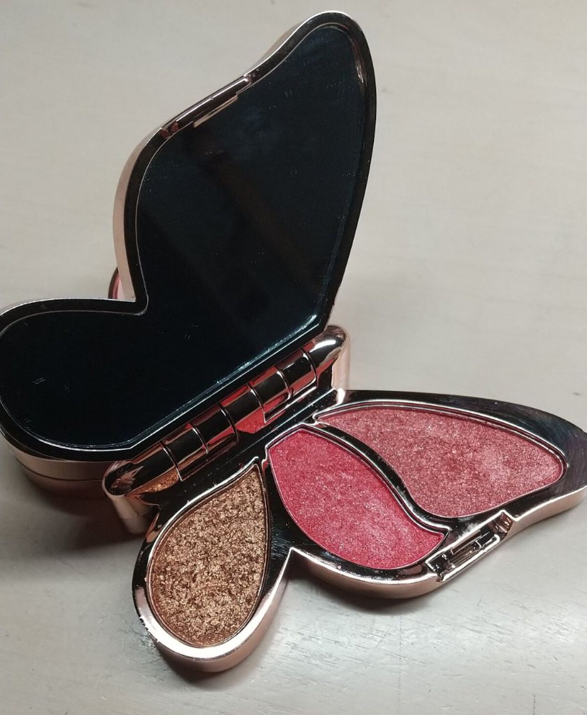 butterfly 6 colors Eye Shadow/gecomo/アイシャドウパレットを使ったクチコミ（2枚目）