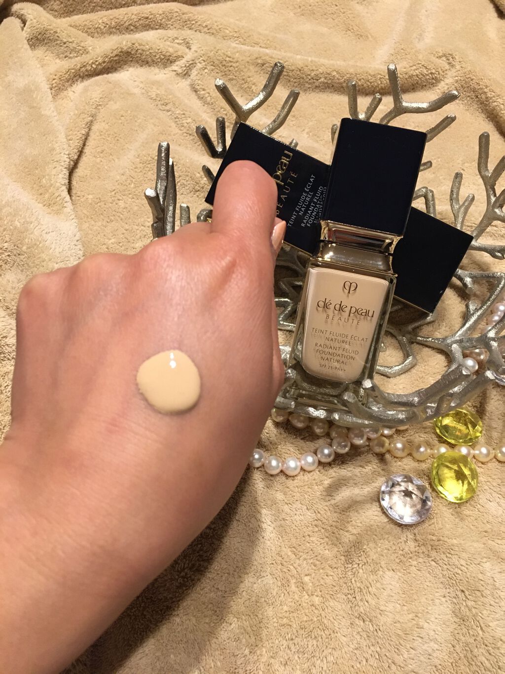 クレ・ド・ポー ボーテ タンフリュイドエクラ ナチュレル/クレ・ド・ポー ボーテ/リキッドファンデーションを使ったクチコミ(2枚目)