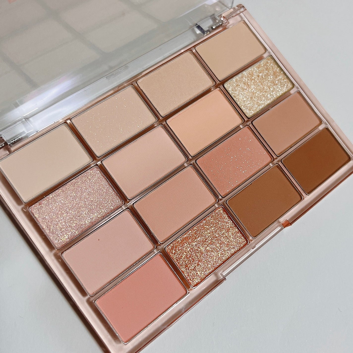 ソフトブラーリングアイパレット/wakemake/アイシャドウパレットを使ったクチコミ(2枚目)