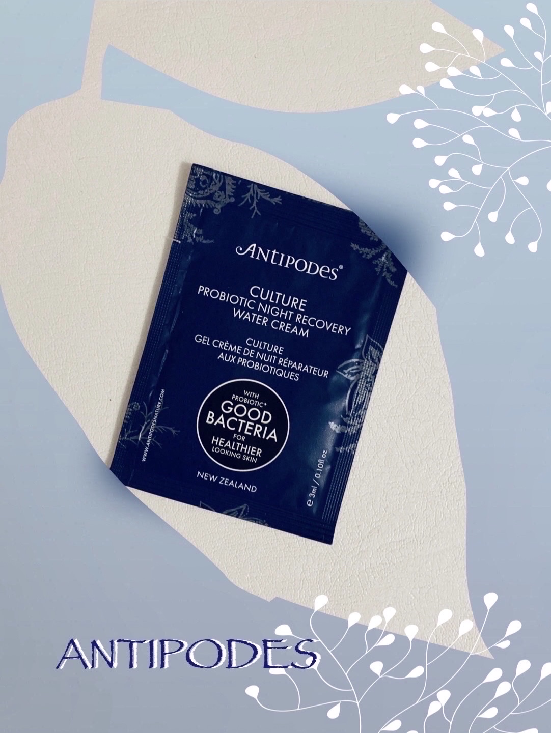 アンティポディース
カルチャー　プロダイオティクス
ナイトウォータークリーム

雑誌コスメキッチンの試供品です。

使用感
水分を含んでるんのに、弾力も感じられる
不思議感触なクリーム✨です。

水分が多いとサラーっと肌の上を流れる
クリー