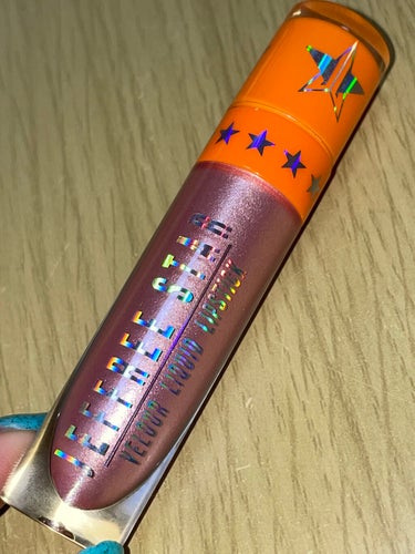 Jeffree Star Cosmetics Velour liquid lip stickのクチコミ「
以前友人からプレゼントに貰った
JEFFREE STARのリップ🥺⭐️

ラメたっぷりのリキ.....」（1枚目）