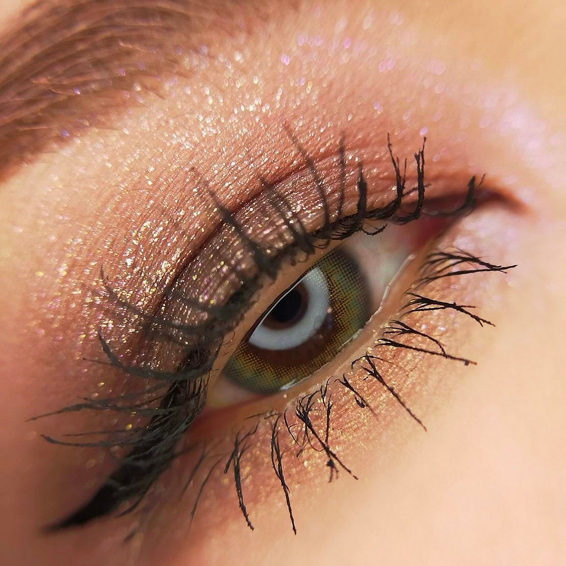 ICY NUDE eyeshadow palette/Huda Beauty/アイシャドウパレットを使ったクチコミ(2枚目)