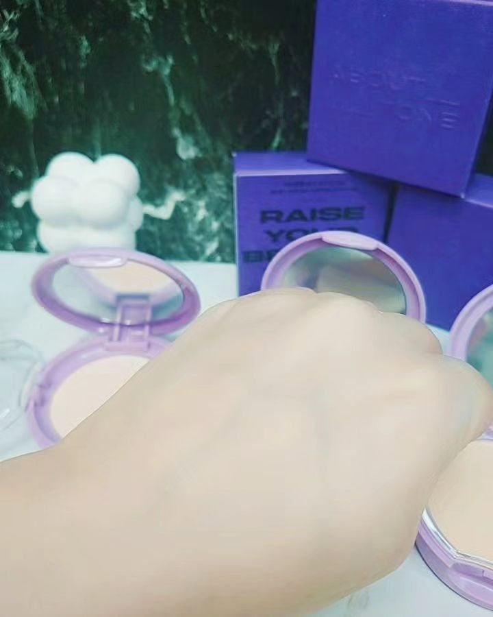 ブラーパウダーパクトパープルエディション/ABOUT TONE/プレストパウダーを使ったクチコミ(6枚目)