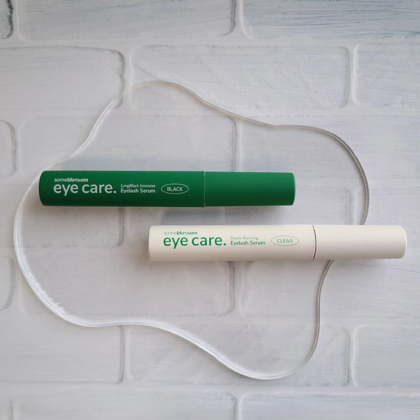 someblossom ロングブラックインセイティブアイラッシュセラムのクチコミ「someblossom様よりご提供いただきました💛

【まつげ美容液セット】
日中に使用するブ.....」（1枚目）