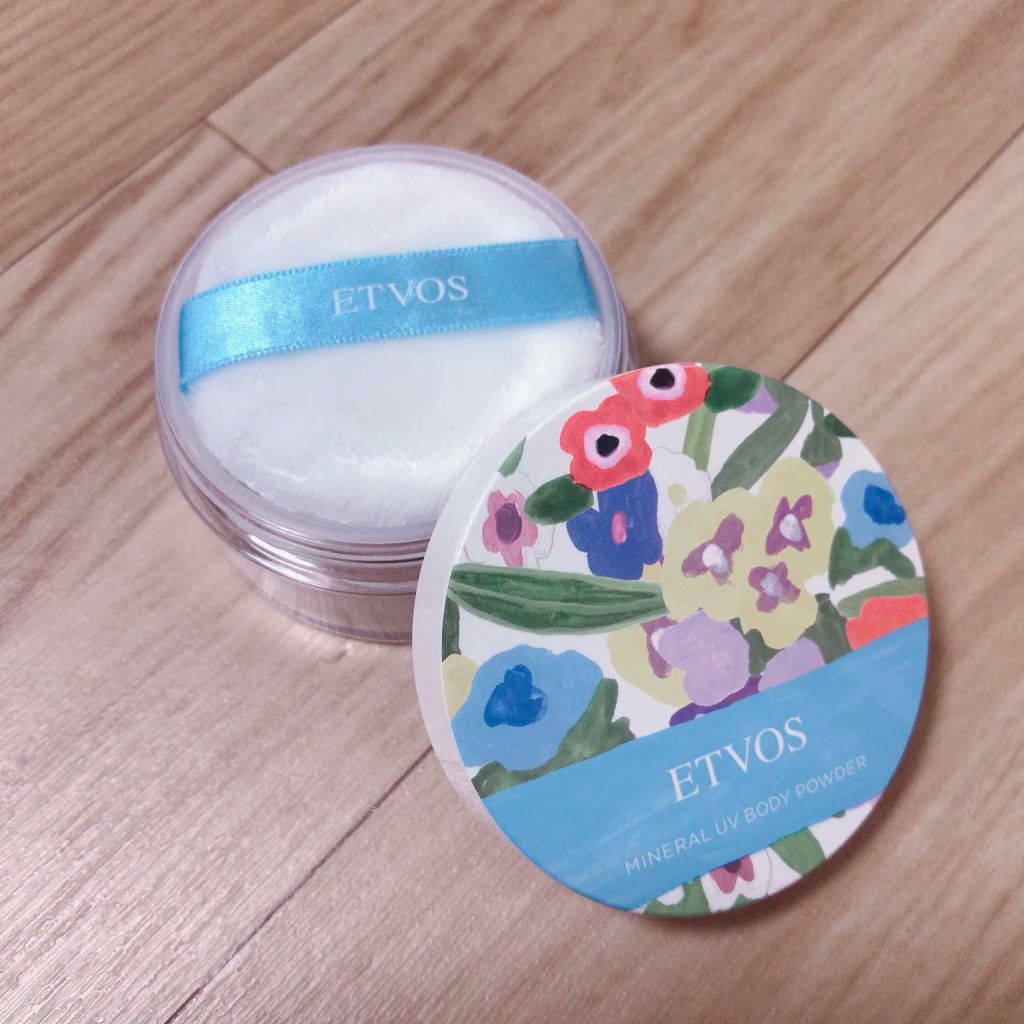 ミネラルUVボディパウダー(旧)/エトヴォス/ボディパウダーを使ったクチコミ(2枚目)