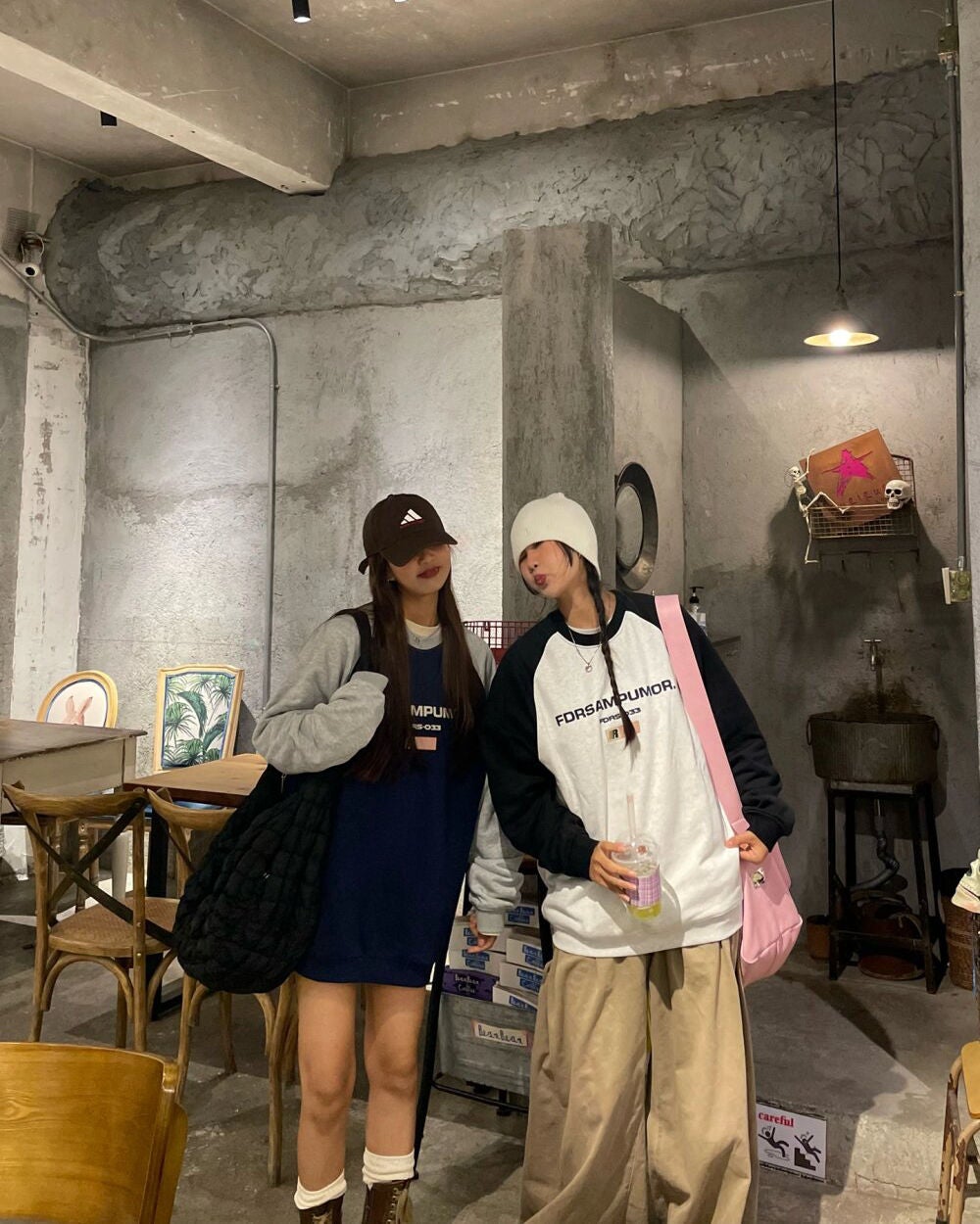 ひとみ on LIPS 「親友に会いました#コーデ#ファッション#ヴィンテージ雑貨#ギフ..」(4枚目)