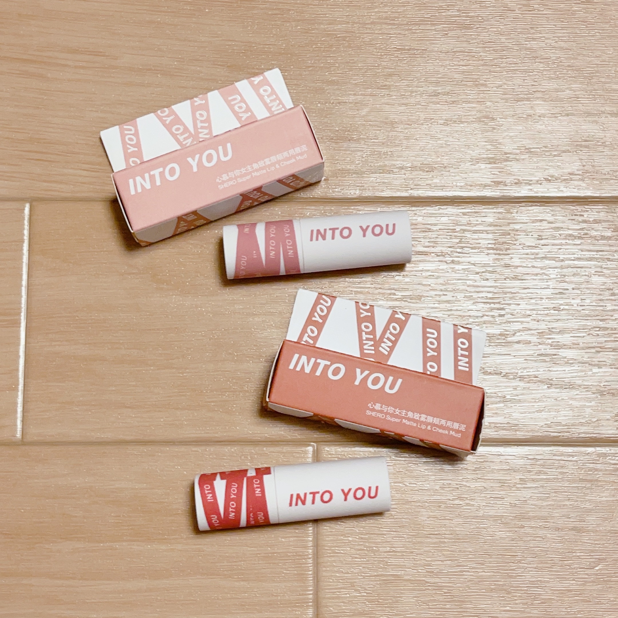 スーパーマットリップ＆チークマッド/INTO U/口紅を使ったクチコミ（1枚目）