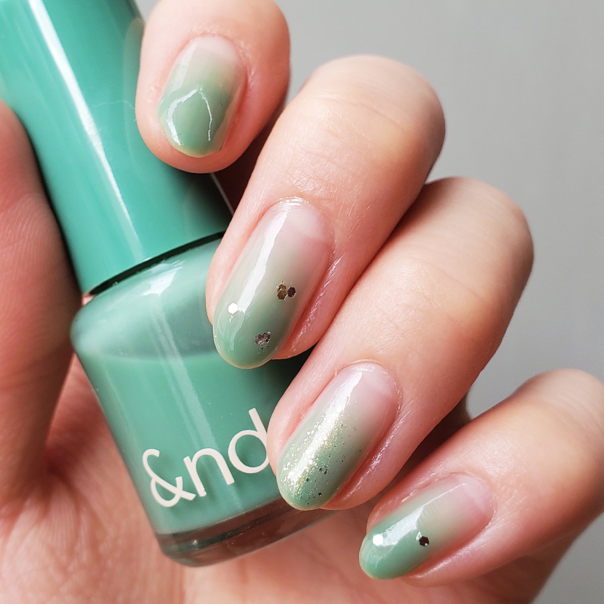 アンドバイロムアンド　グラッシードロップネイル/&nd by rom&nd/マニキュアを使ったクチコミ（2枚目）