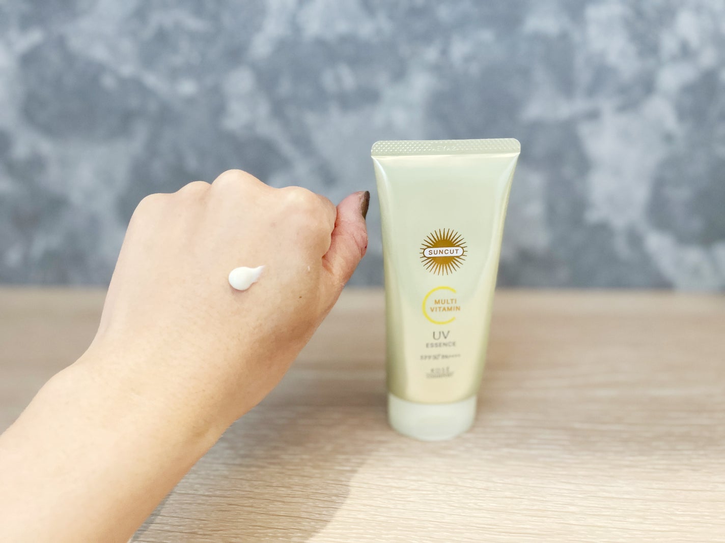 サンカットR マルチビタミンUV エッセンス/サンカット®/日焼け止めクリームを使ったクチコミ(3枚目)