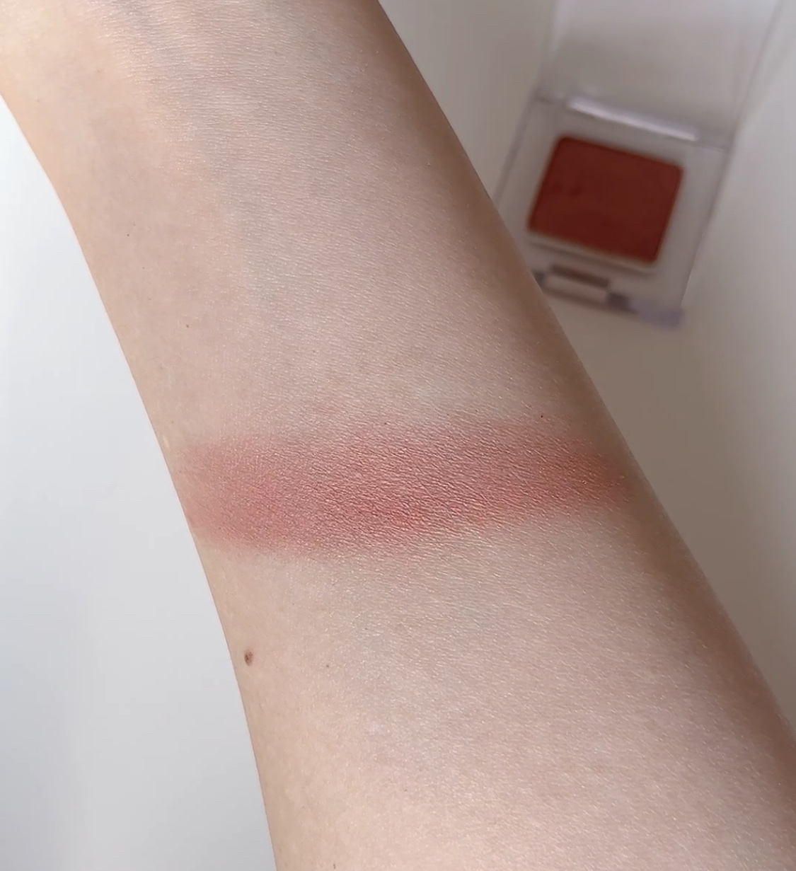 ミネラルマルチパウダー トープピンク/エトヴォス/単色アイシャドウを使ったクチコミ（2枚目）