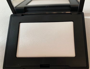 ライトリフレクティングセッティングパウダー　プレスト　N/NARS/プレストパウダーを使ったクチコミ（3枚目）