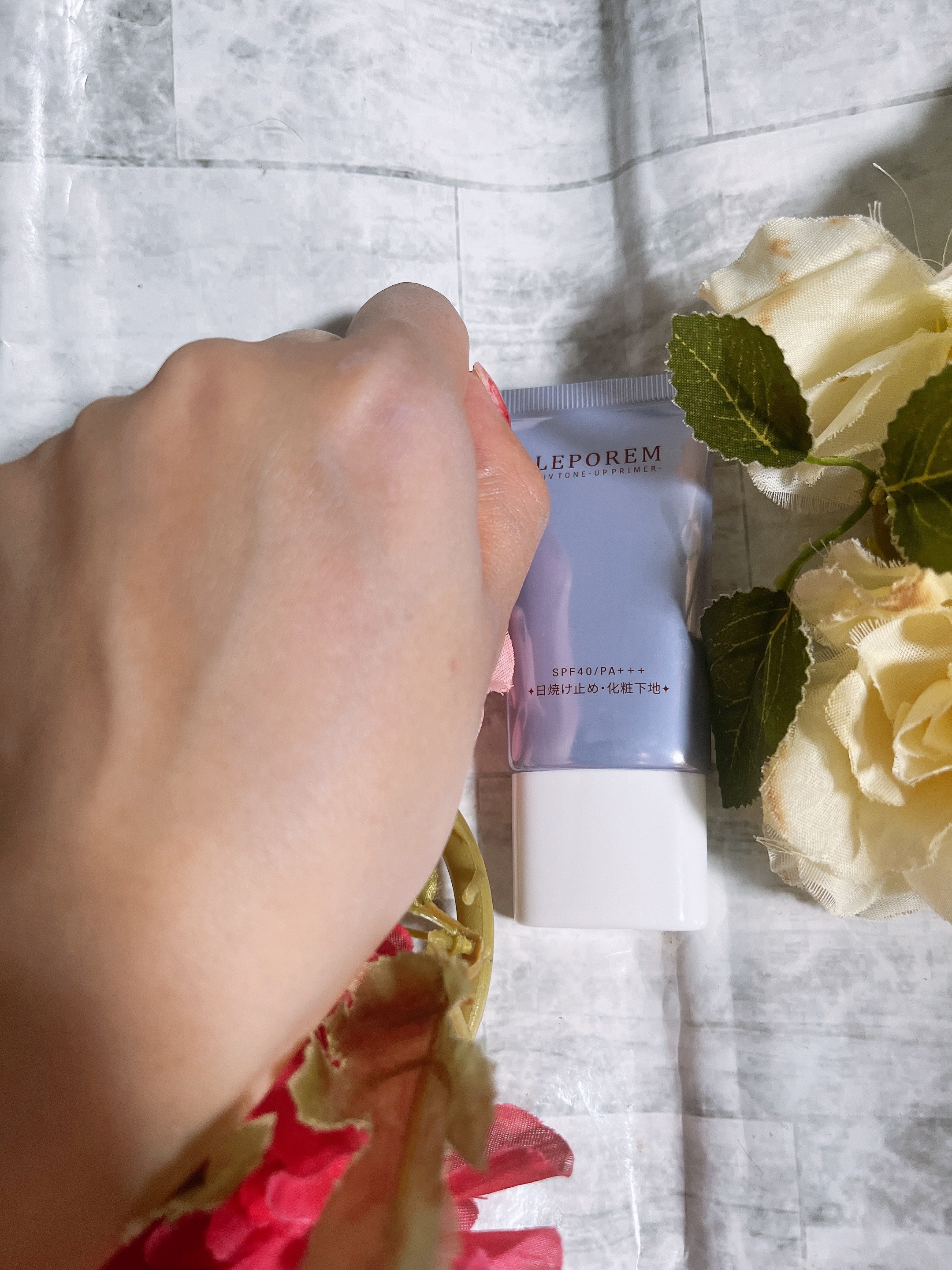 トーンアップUVクリーム/LEPOREM/化粧下地を使ったクチコミ（3枚目）