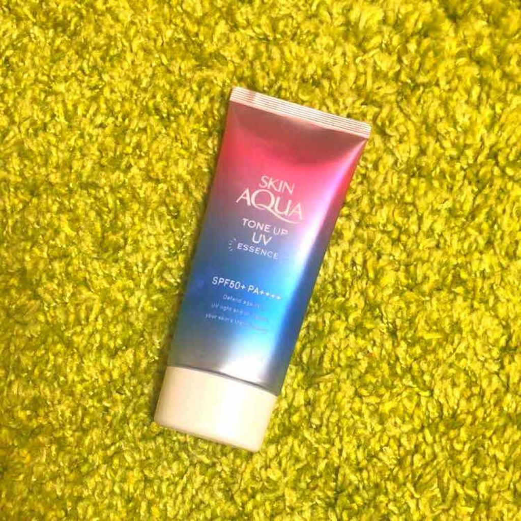 学年1可愛くなれないし、言う程トーンアップもしないスキンアクアトーンアップUVエッセンスレビュー✍️


リップスでは学年一可愛い人がよく紹介しているこの商品。

去年話題になった時に購入してました🛒

┈┈┈┈┈┈┈┈┈┈┈┈┈┈┈┈┈