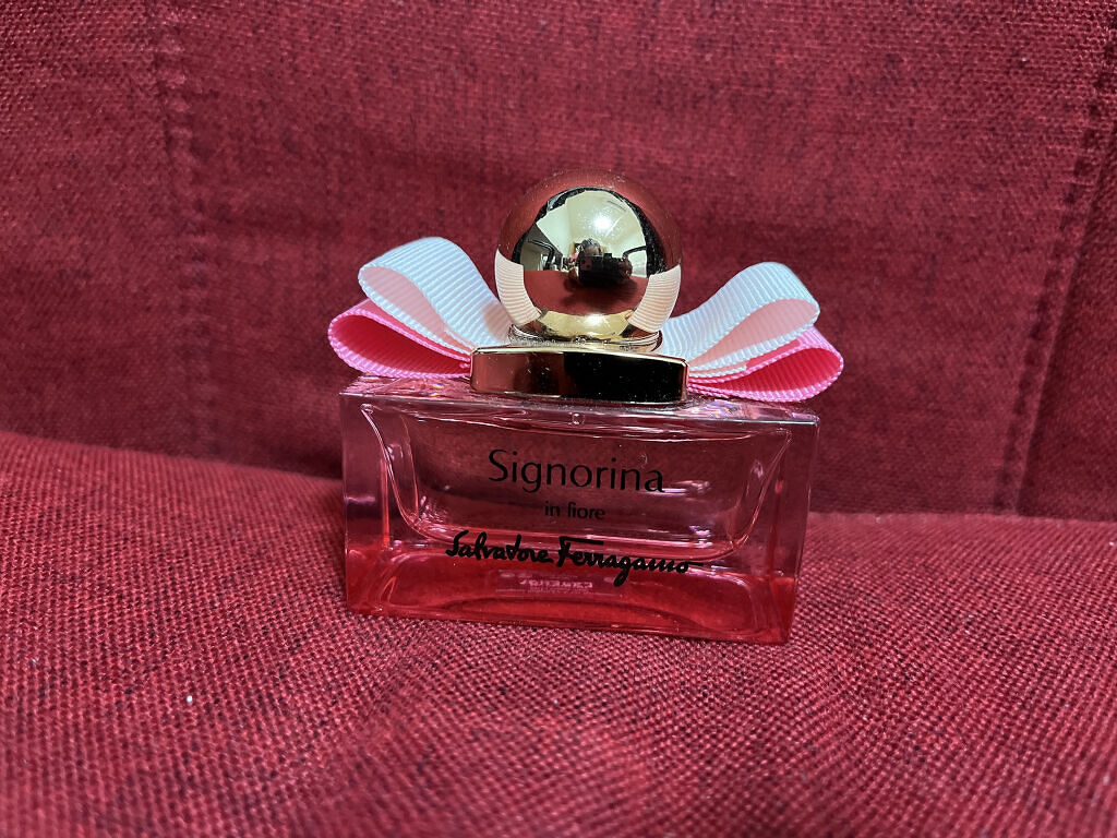 シニョリーナ イン フィオーレ オーデトワレ/サルヴァトーレ フェラガモ/香水(レディース)を使ったクチコミ（1枚目）