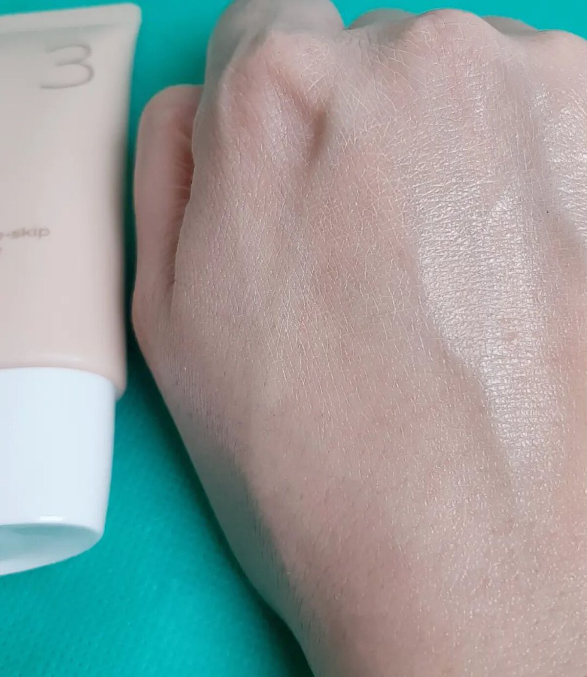 3番 ノーファンデ陶器肌トーンアップクリーム/numbuzin/化粧下地を使ったクチコミ(5枚目)