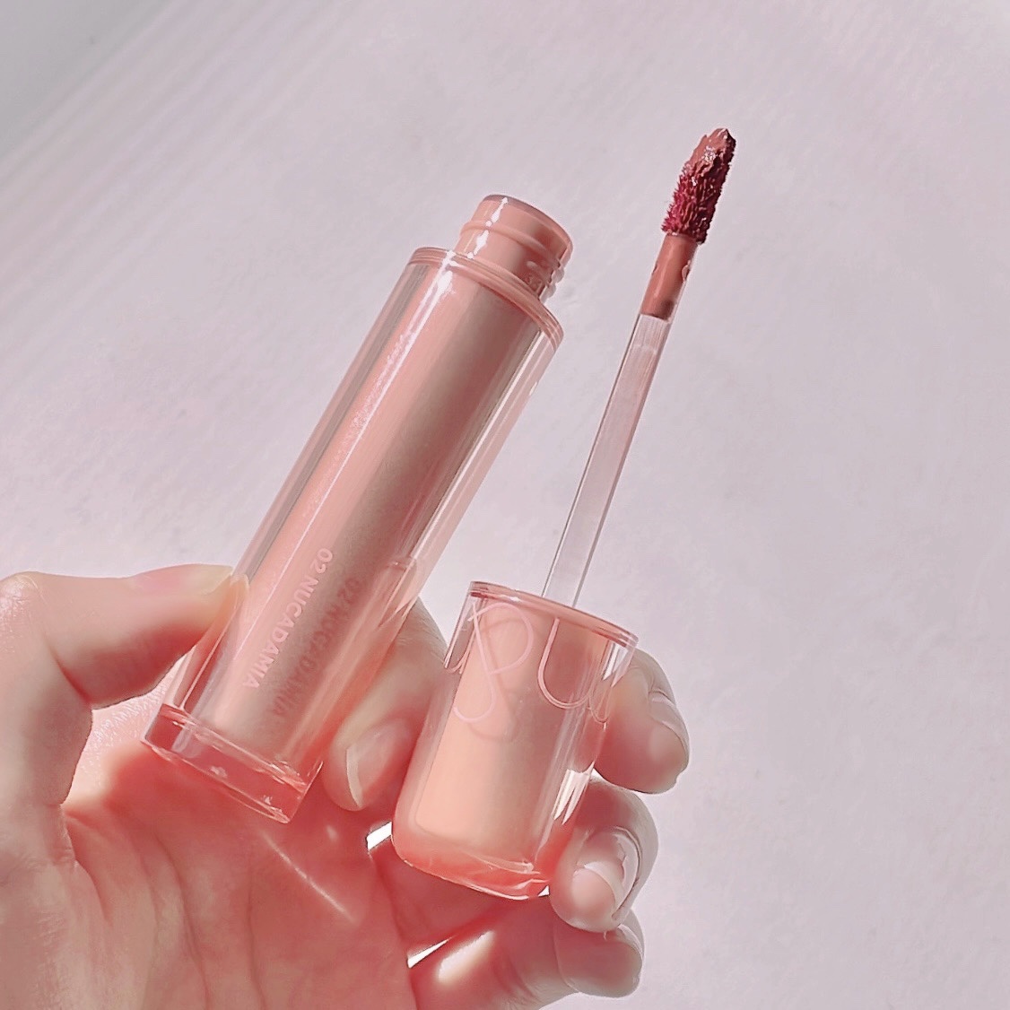 ザ ジューシーラスティングティント/rom&nd/リップティントを使ったクチコミ（2枚目）