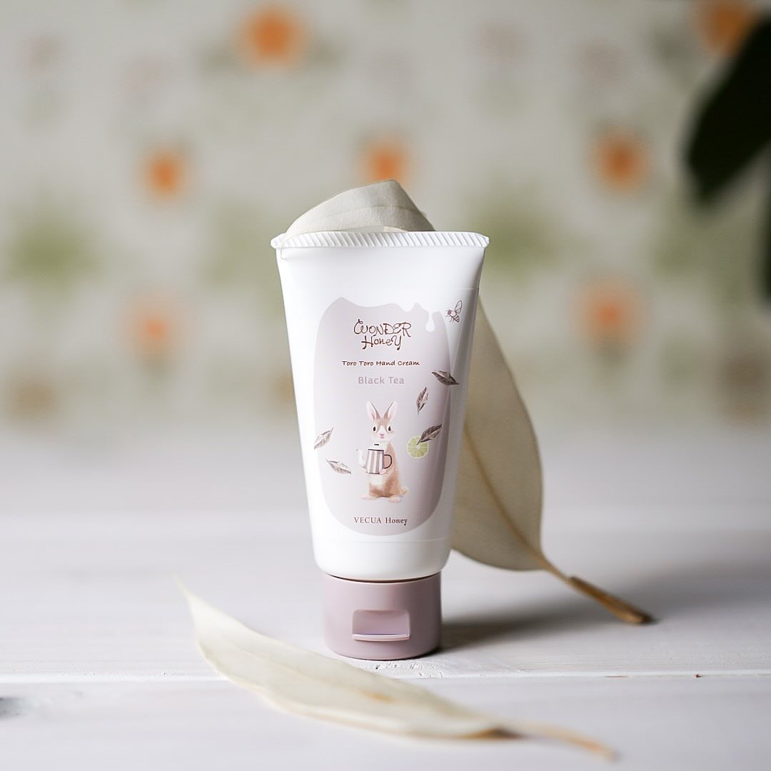 ワンダーハニー とろとろハンドクリーム すっきり果実のブラックティー/VECUA Honey/ハンドクリームを使ったクチコミ（2枚目）