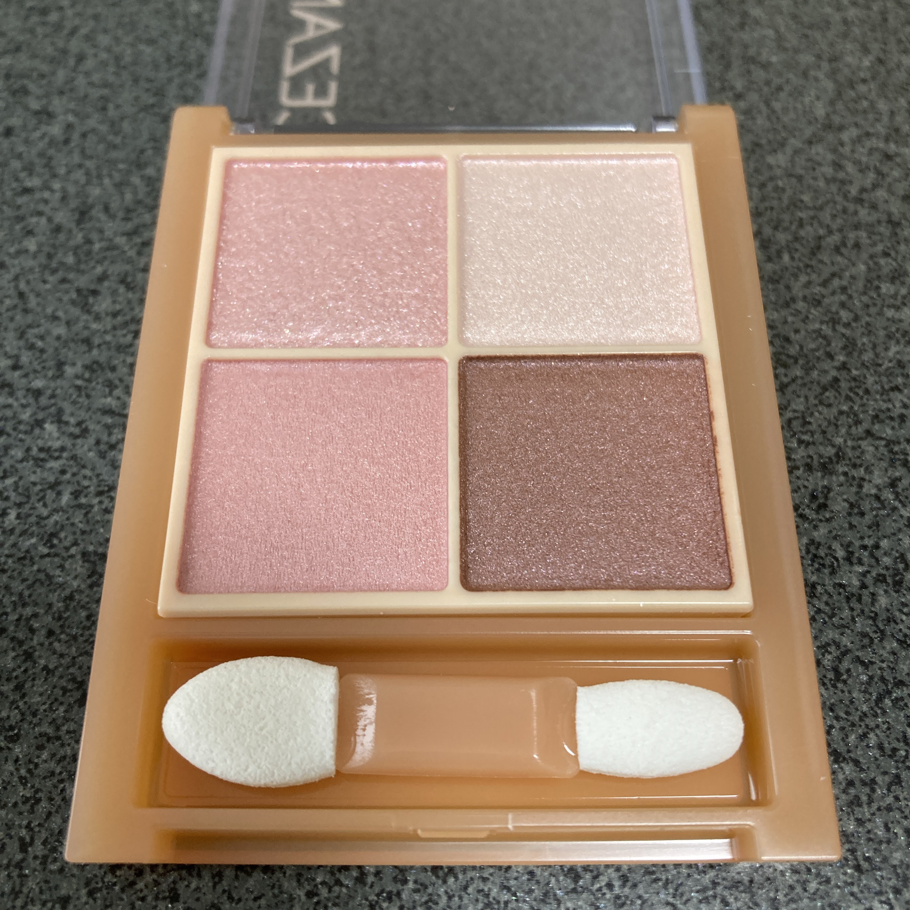 ベージュトーンアイシャドウ/CEZANNE/アイシャドウパレットを使ったクチコミ（3枚目）