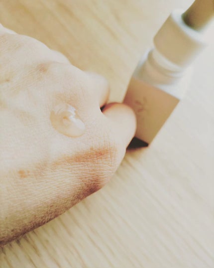 ひろちゃん on LIPS 「#リピ確スキンケア#ワビオ#美容液#ヒト幹細胞培養液#スキンケ..」(3枚目)