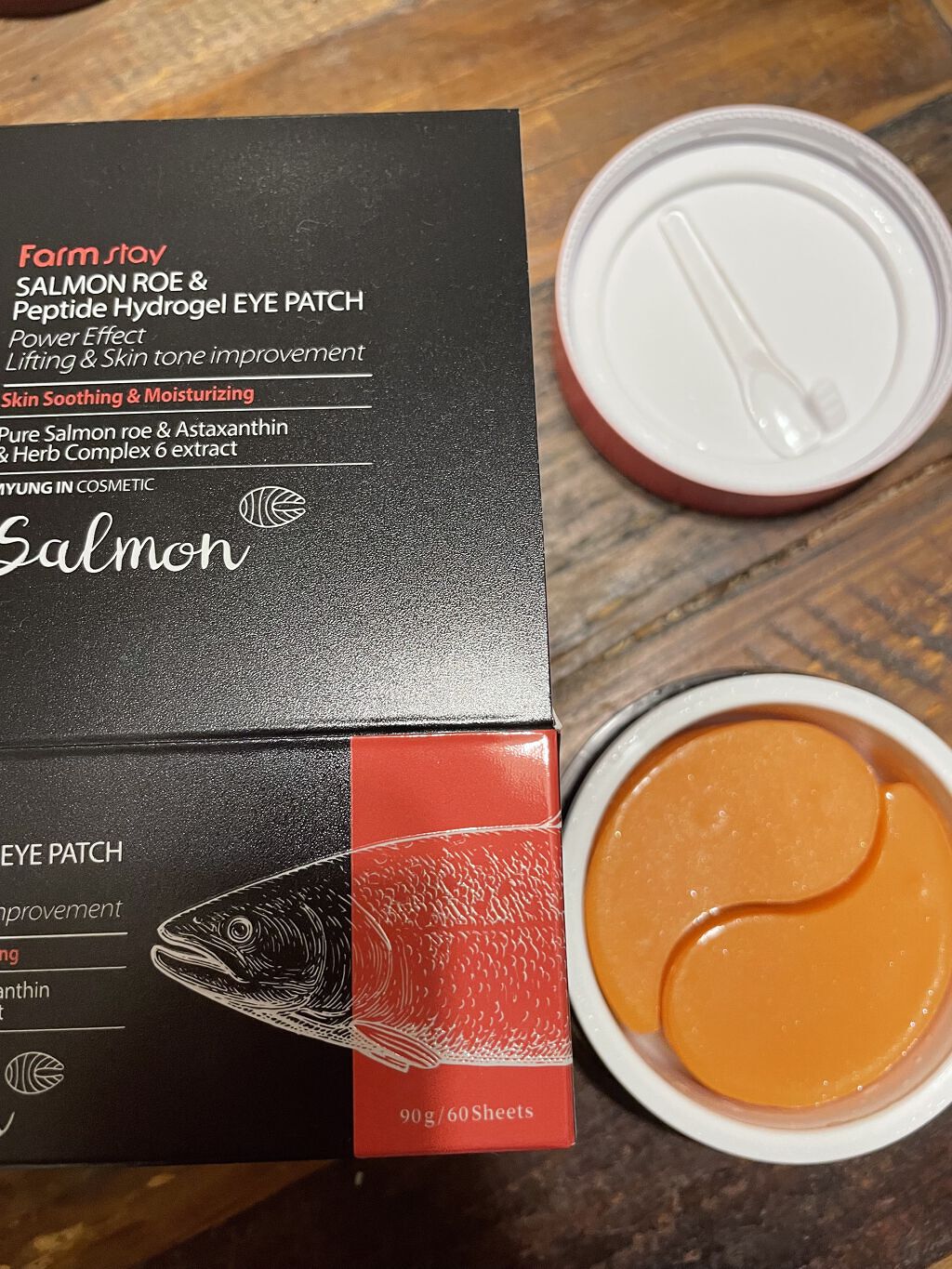 サーモンキャビア&ペプチドハイドロゲルアイパッチ/Farmstay/アイケア・アイクリームを使ったクチコミ（2枚目）
