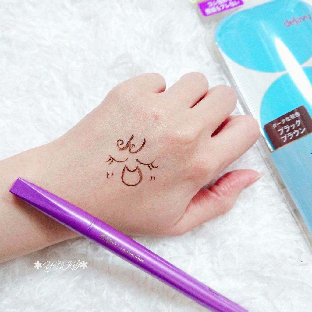 「密着アイライナー」ショート筆リキッド/デジャヴュ/リキッドアイライナーを使ったクチコミ(4枚目)