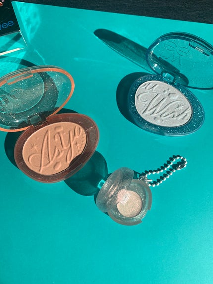 フィー グリッツストーンハイライター/fwee/パウダーハイライトを使ったクチコミ(3枚目)