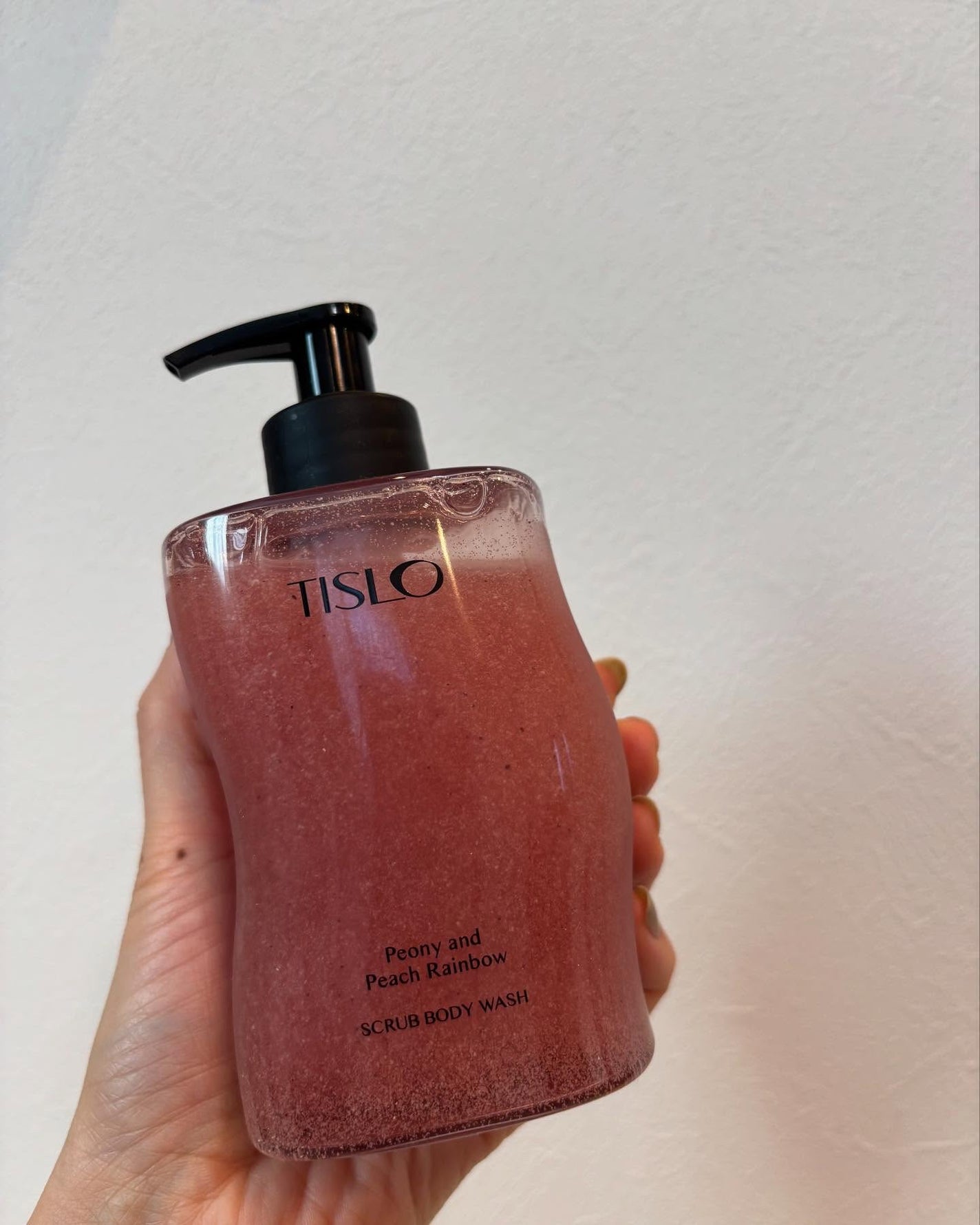 スクラブボディウォッシュ ピオニー&ピーチレインボー/TISLO/ボディソープを使ったクチコミ(2枚目)