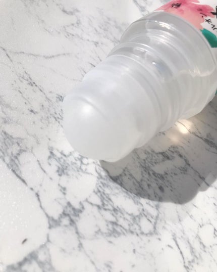 ロールオン フレッシュフローラルの香り/8x4/デオドラント・制汗剤を使ったクチコミ(3枚目)