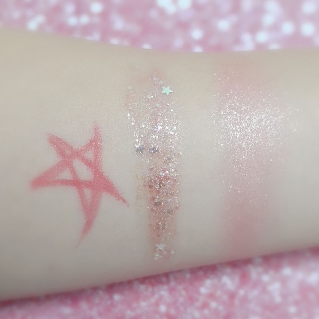 グリッターモノアイシャドウスティックス/STONEBRICK/グリッターを使ったクチコミ（2枚目）