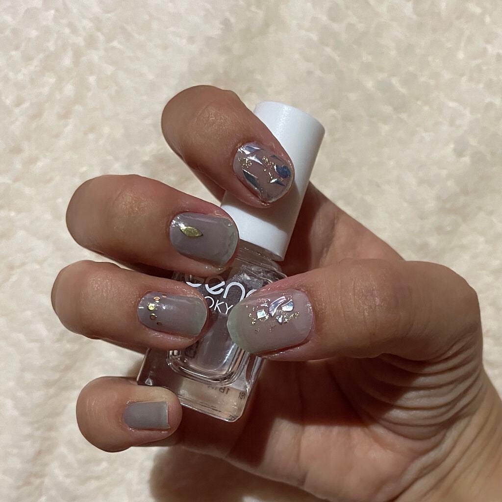 カラフルネイルズ/キャンメイク/マニキュアを使ったクチコミ(3枚目)