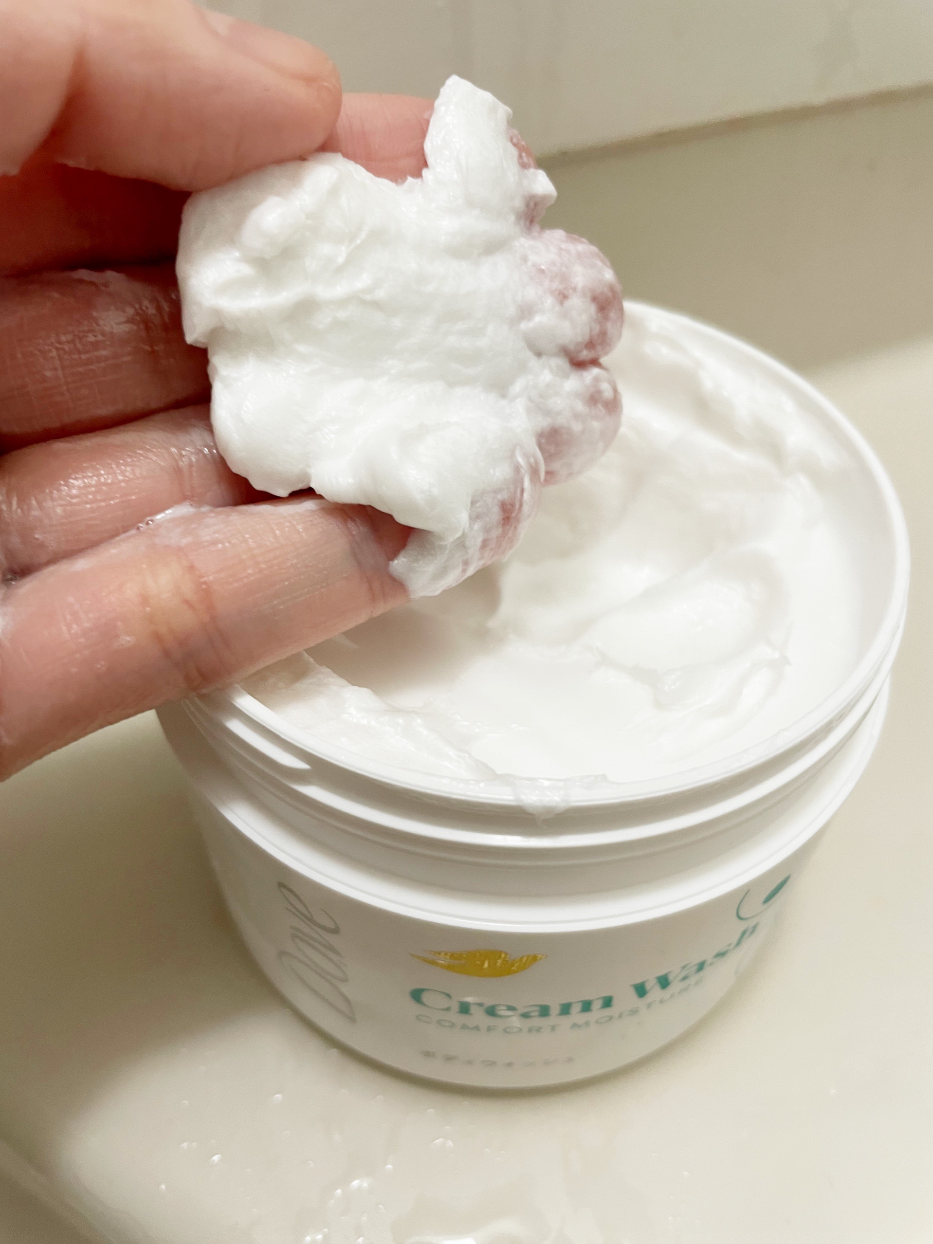 ダヴ クリームボディウォッシュ コンフォートモイスチャー/ダヴ/ボディソープを使ったクチコミ（2枚目）