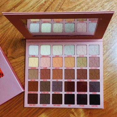 Orgy Eyeshadow Palette/Jeffree Star Cosmetics/パウダーアイシャドウを使ったクチコミ（3枚目）