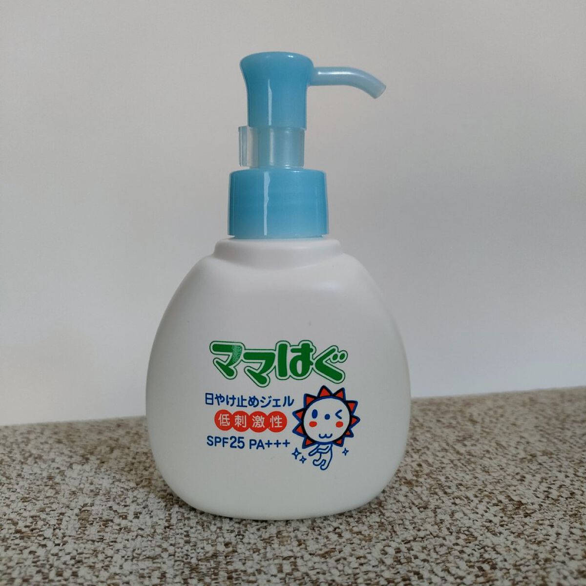 ママはぐ 日やけ止めジェルのクチコミ「子どもに塗るために購入した物です。

試し塗りが出来なかったので、ポンプ式だと塗りやすいかと思.....」（1枚目）