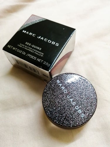 MARC JACOBS BEAUTY SEE- QUINSのクチコミ「Marc Jacobs See quins こちらはすこしとってめにつけるだけですごくキラキラ.....」（2枚目）