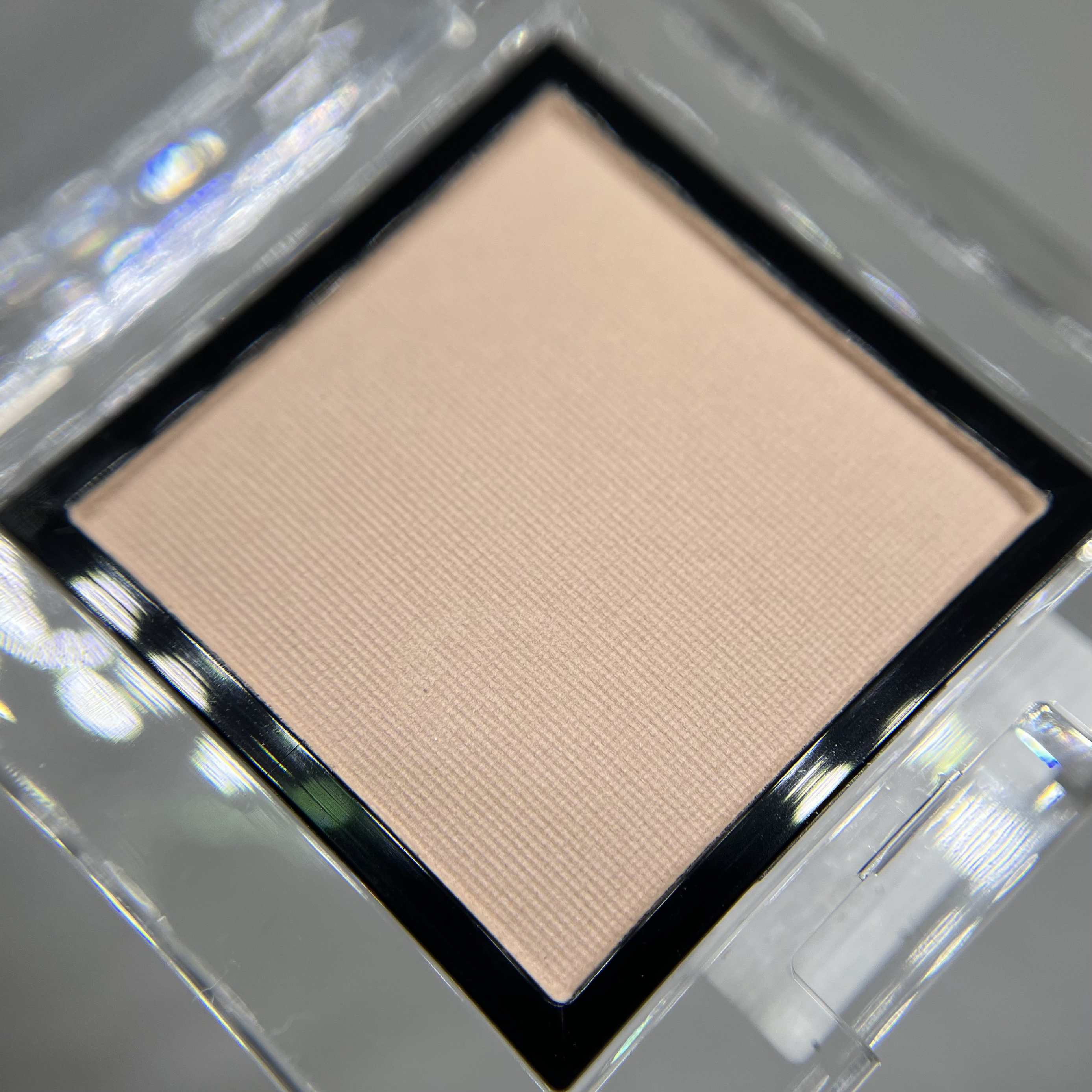 アディクション ザ アイシャドウ マット/ADDICTION/単色アイシャドウを使ったクチコミ（2枚目）