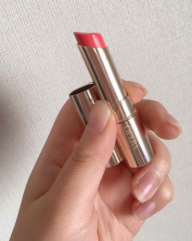 本日はOPERAのティントオイルルージュ 05コーラルピンクをご紹介します💄
この私の持っている05番は「花嫁リップ」ともよばれていて、なかなか手に入れることができませんでした😢
 1番人気なカラーなの