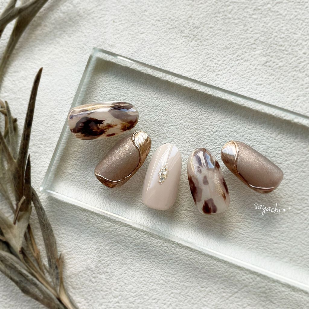 sayachi⋆* on LIPS 「そろそろ秋ネイル💅✨大人っぽいレオパードはいかがですか❤️チッ..」(1枚目)