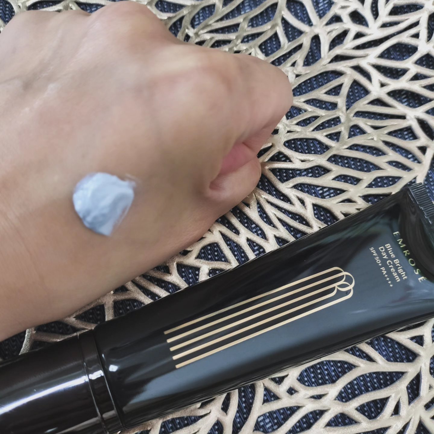 ブルーブライトデイクリーム/EMROSÉ/フェイスクリームを使ったクチコミ（2枚目）