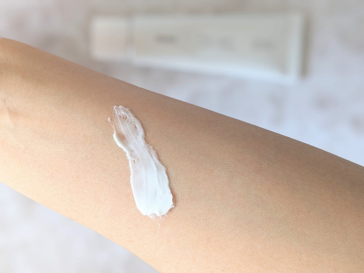 ハンドクリーム ; ブルーメディナタンジェリン/Huxley/ハンドクリームを使ったクチコミ(4枚目)