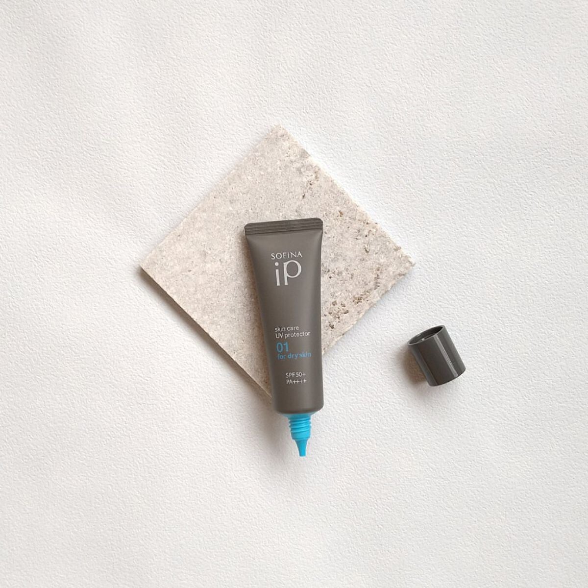 ソフィーナ iP スキンケアUV 01乾燥しがちな肌環境 SPF50+ PA++++/SOFINA iP/日焼け止めクリームを使ったクチコミ(2枚目)