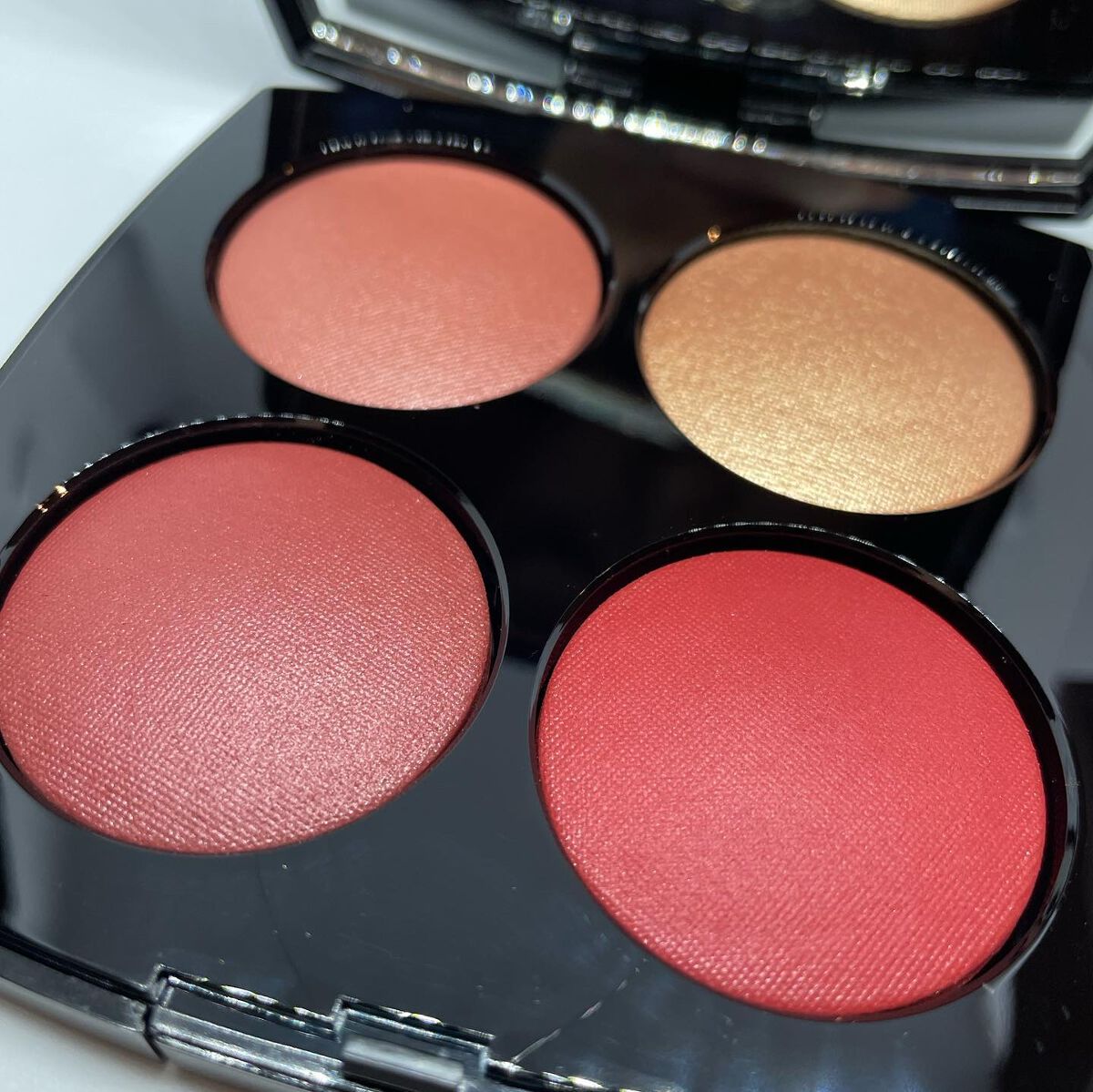 レ キャトル ルージュ ユー エ ジュ /CHANEL/アイシャドウパレットを使ったクチコミ(2枚目)